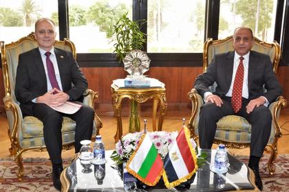 Посланик Деян Катрачев обсъди разширяване на сътрудничеството в областта на въздушния транспорт с министъра на гражданската авиация на Египет Мохамед Хелми